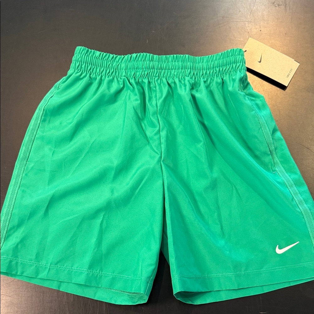 Nike Kids Vibrant Green Standard Fit Athletic Shorts NWT SIZE M